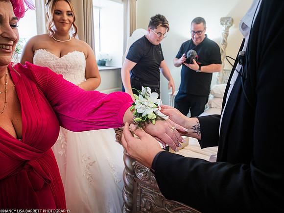 GIRLS GET READY AT BEESTON MANOR WEDDING