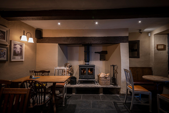 THE RED LION COACHING INN, HAWKSHEAD, LAKE DISTRICT