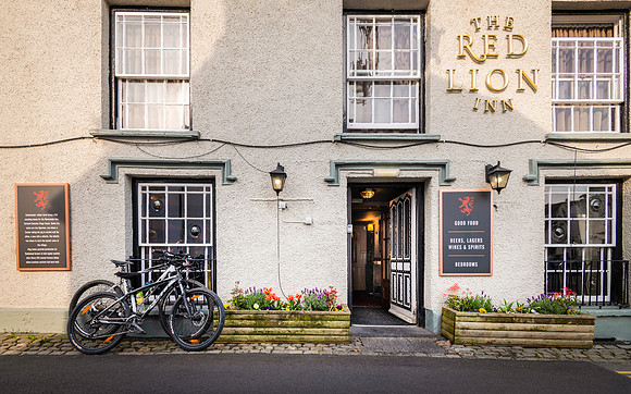 THE RED LION COACHING INN, HAWKSHEAD, LAKE DISTRICT