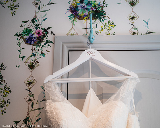 GIRLS GET READY - WELLBEING FARM WEDDING, BOLTON, GREATER MANCHESTER