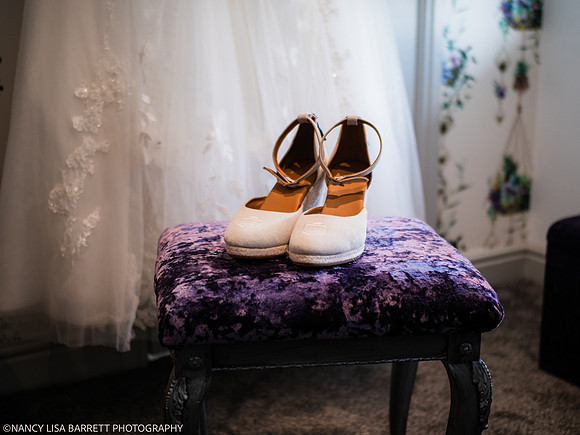 GIRLS GET READY - WELLBEING FARM WEDDING, BOLTON, GREATER MANCHESTER
