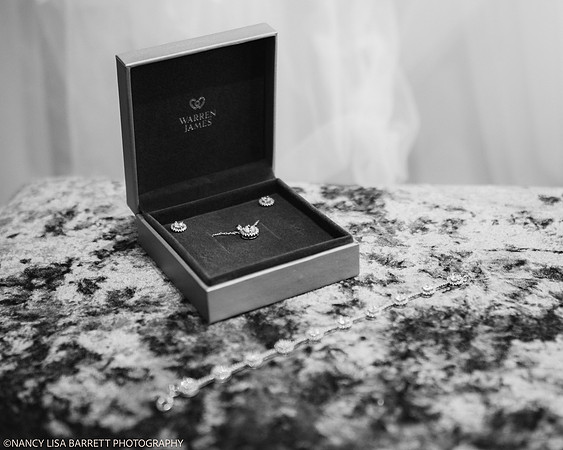 GIRLS GET READY - WELLBEING FARM WEDDING, BOLTON, GREATER MANCHESTER