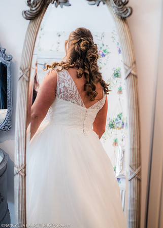 GIRLS GET READY - WELLBEING FARM WEDDING, BOLTON, GREATER MANCHESTER