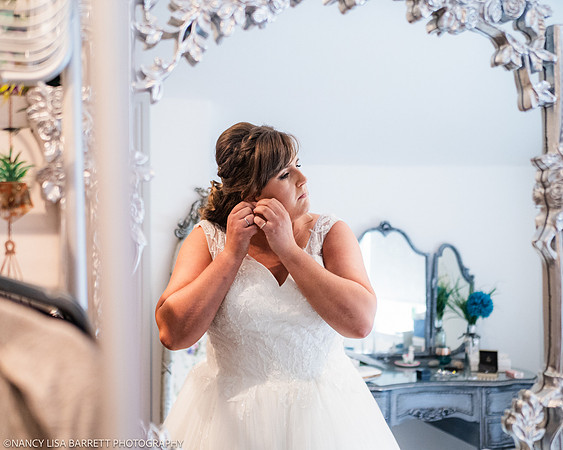 GIRLS GET READY - WELLBEING FARM WEDDING, BOLTON, GREATER MANCHESTER