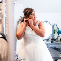 GIRLS GET READY - WELLBEING FARM WEDDING, BOLTON, GREATER MANCHESTER