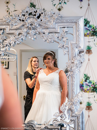 GIRLS GET READY - WELLBEING FARM WEDDING, BOLTON, GREATER MANCHESTER