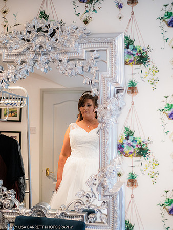 GIRLS GET READY - WELLBEING FARM WEDDING, BOLTON, GREATER MANCHESTER