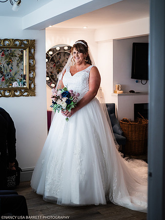 GIRLS GET READY - WELLBEING FARM WEDDING, BOLTON, GREATER MANCHESTER