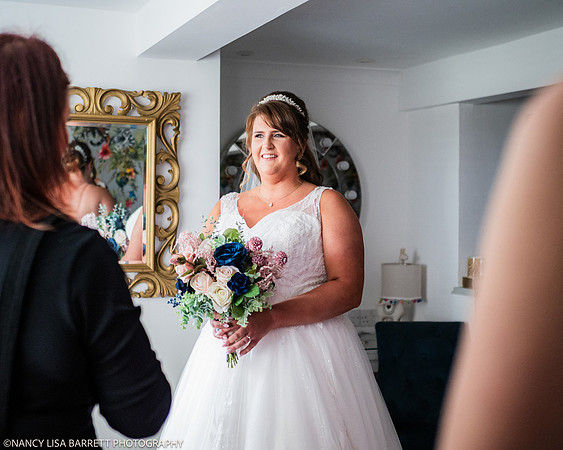 GIRLS GET READY - WELLBEING FARM WEDDING, BOLTON, GREATER MANCHESTER
