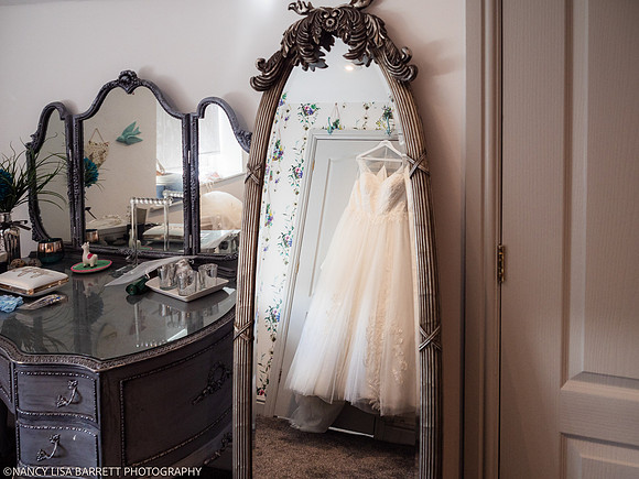 GIRLS GET READY - WELLBEING FARM WEDDING, BOLTON, GREATER MANCHESTER