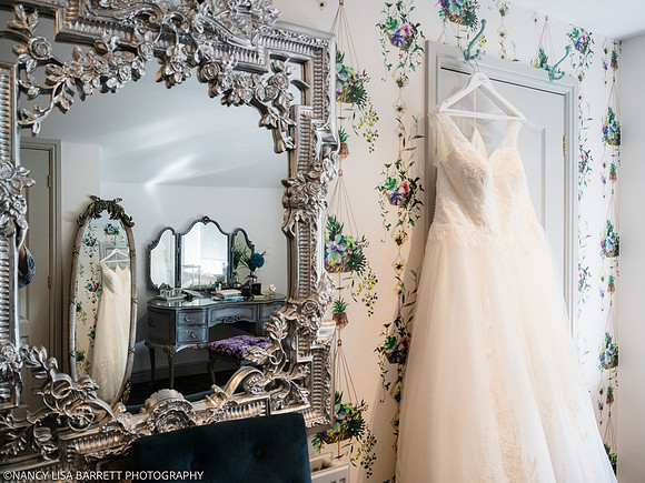 GIRLS GET READY - WELLBEING FARM WEDDING, BOLTON, GREATER MANCHESTER