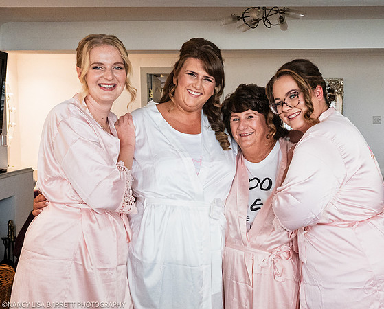 GIRLS GET READY - WELLBEING FARM WEDDING, BOLTON, GREATER MANCHESTER