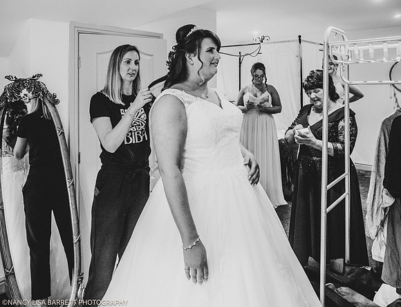 GIRLS GET READY - WELLBEING FARM WEDDING, BOLTON, GREATER MANCHESTER