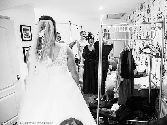 GIRLS GET READY - WELLBEING FARM WEDDING, BOLTON, GREATER MANCHESTER