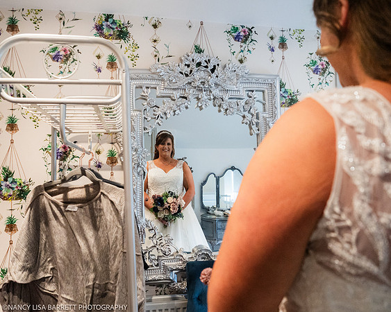 GIRLS GET READY - WELLBEING FARM WEDDING, BOLTON, GREATER MANCHESTER