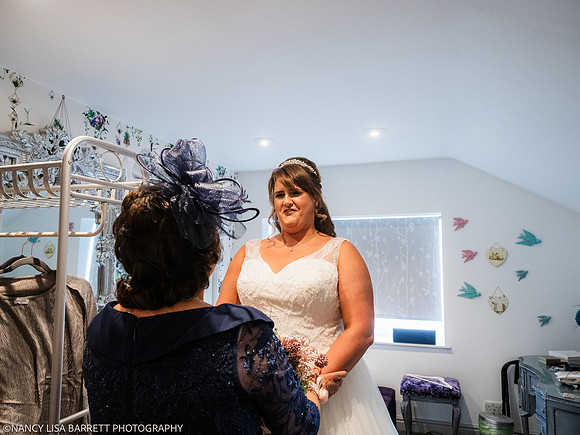 GIRLS GET READY - WELLBEING FARM WEDDING, BOLTON, GREATER MANCHESTER