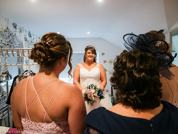 GIRLS GET READY - WELLBEING FARM WEDDING, BOLTON, GREATER MANCHESTER
