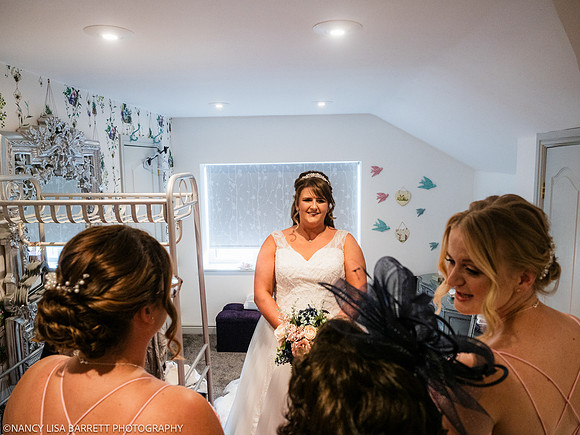 GIRLS GET READY - WELLBEING FARM WEDDING, BOLTON, GREATER MANCHESTER