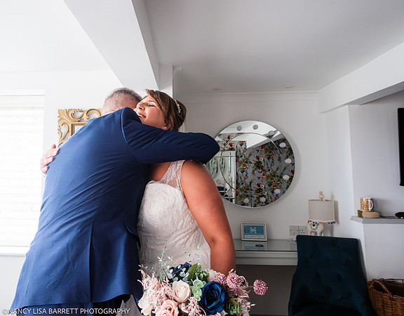 GIRLS GET READY - WELLBEING FARM WEDDING, BOLTON, GREATER MANCHESTER