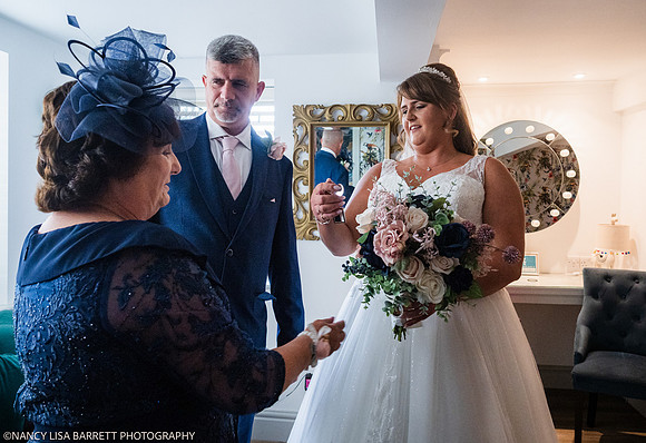 GIRLS GET READY - WELLBEING FARM WEDDING, BOLTON, GREATER MANCHESTER