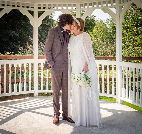 THE AVIARY FUNCTION ROOMS WEDDING, SCARISBRICK, ORMSKIRK, LANCASHIRE