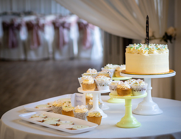 THE AVIARY FUNCTION ROOMS WEDDING, SCARISBRICK, ORMSKIRK, LANCASHIRE