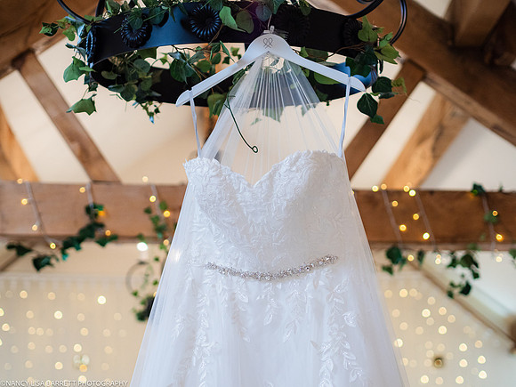 GIRLS GET READY AT BEESTON MANOR WEDDING