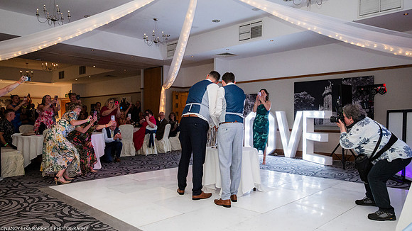 WEDDING CAKE AND DANCE AT THE LANCASTER HOUSE HOTEL, BAILRIGG, LANCASTER, LANCASHIRE