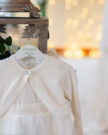 GIRLS GET READY AT BEESTON MANOR WEDDING