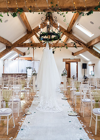 GIRLS GET READY AT BEESTON MANOR WEDDING