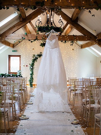 GIRLS GET READY AT BEESTON MANOR WEDDING