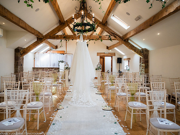 GIRLS GET READY AT BEESTON MANOR WEDDING