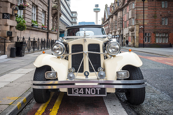 ISLA GLADSTONE WEDDING LIVERPOOL