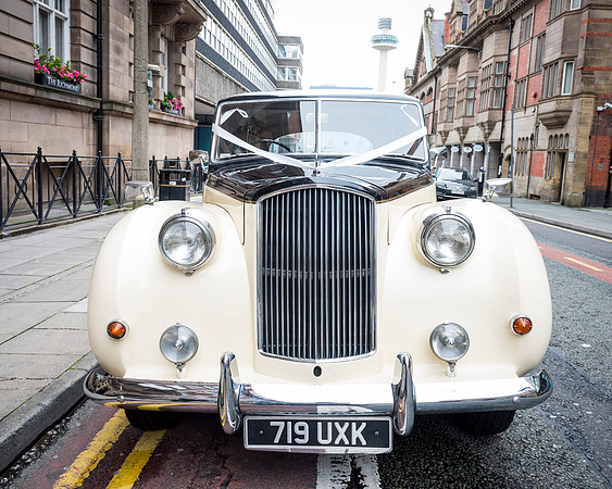 ISLA GLADSTONE WEDDING LIVERPOOL