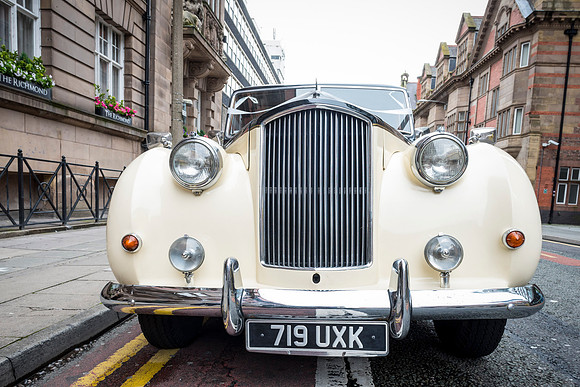 ISLA GLADSTONE WEDDING LIVERPOOL