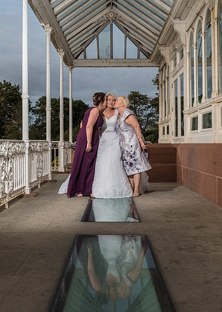 ISLA GLADSTONE WEDDING LIVERPOOL