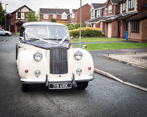 ISLA GLADSTONE WEDDING LIVERPOOL