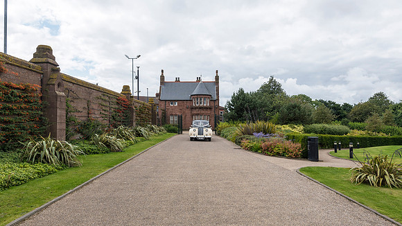 ISLA GLADSTONE WEDDING LIVERPOOL