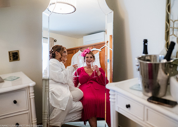 GIRLS GET READY AT BEESTON MANOR WEDDING