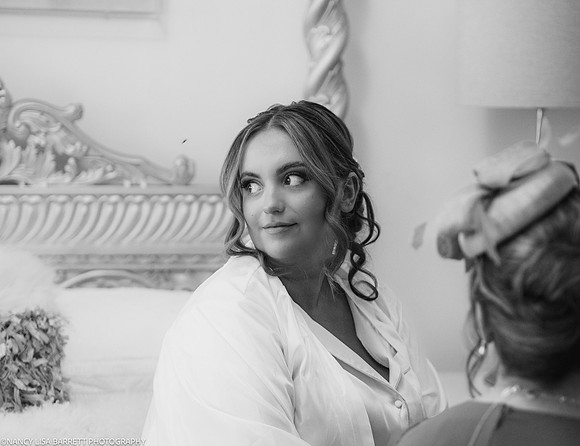 GIRLS GET READY AT BEESTON MANOR WEDDING