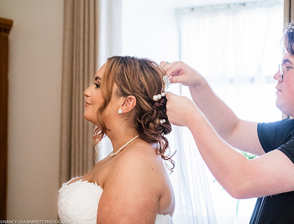 GIRLS GET READY AT BEESTON MANOR WEDDING