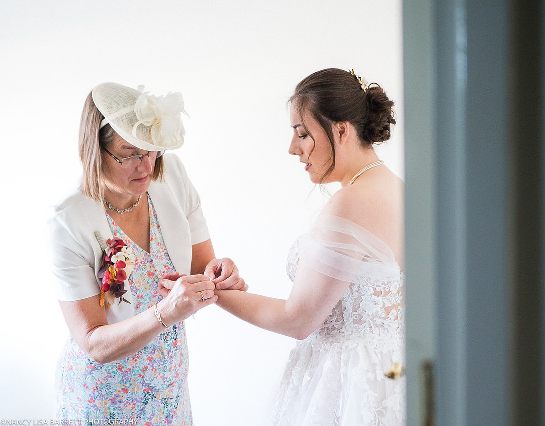RIBBLE VALLEY & PRESTON WEDDING - LANCASHIRE