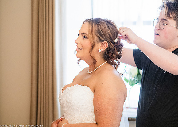 GIRLS GET READY AT BEESTON MANOR WEDDING