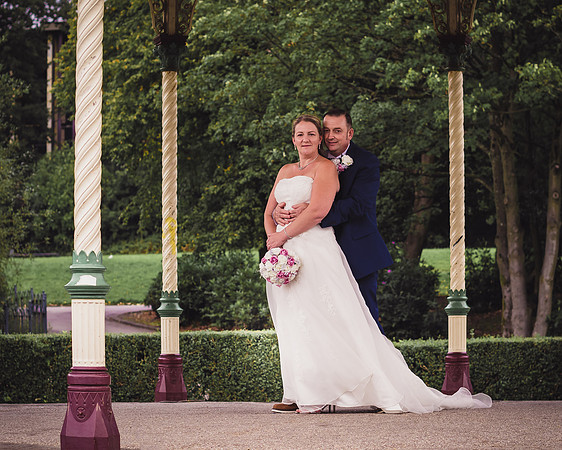 MESNES PARK WEDDING, THE LODGE, WIGAN, LANCASHIRE