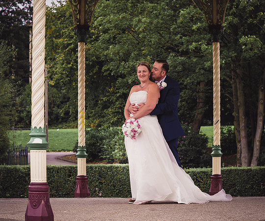 MESNES PARK WEDDING, THE LODGE, WIGAN, LANCASHIRE