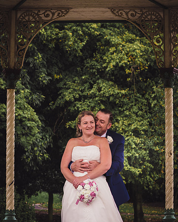 MESNES PARK WEDDING, THE LODGE, WIGAN, LANCASHIRE