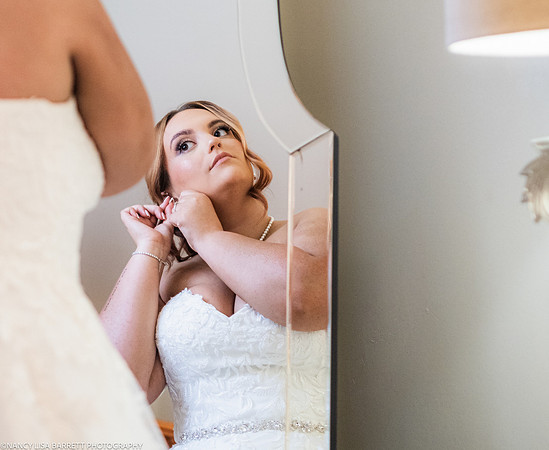 GIRLS GET READY AT BEESTON MANOR WEDDING