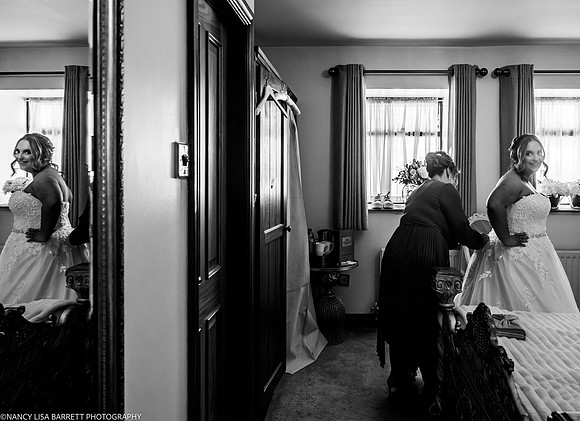 GIRLS GET READY AT BEESTON MANOR WEDDING
