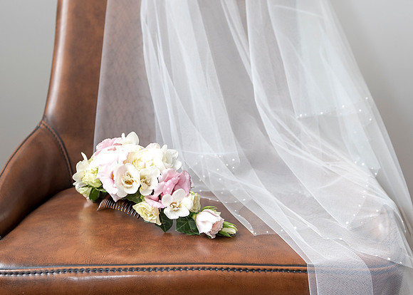 BROCKHOLES NATURE RESERVE WEDDING, PRESTON, LANCASHIRE, NORTH WEST