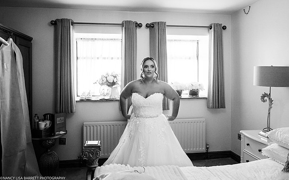 GIRLS GET READY AT BEESTON MANOR WEDDING